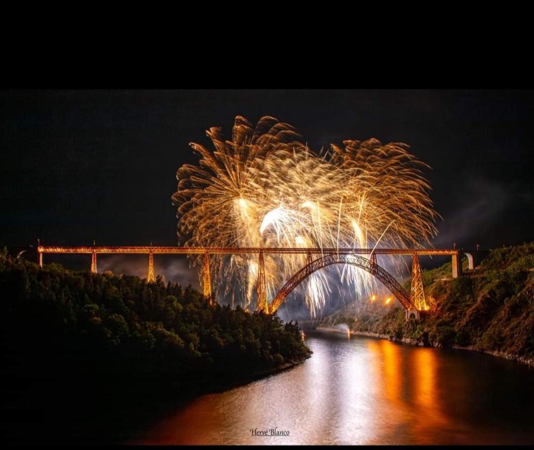Appartamento Relais Des Gorges De La Truyere Anglards de Saint Flour Esterno foto